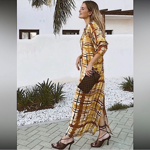 Blogger Favorite Zara Printed Midi Dress Size Medium - Picture 3 of 16